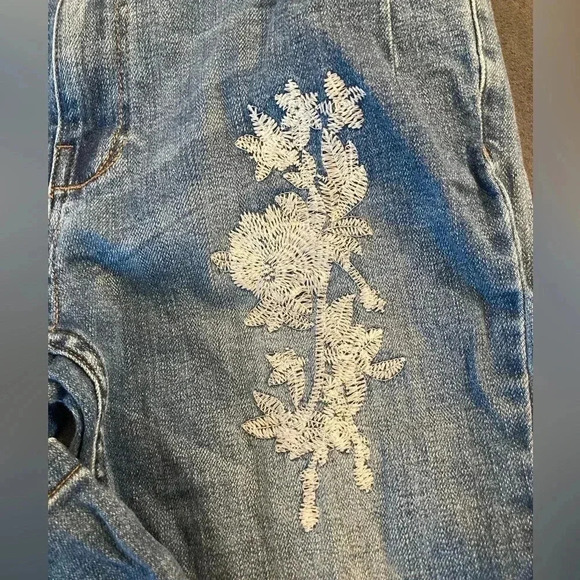 Who What Wear Jeans Embroidered Capri Crop Jeans Women’s 4 Medium Wash Vintage - Picture 4 of 13